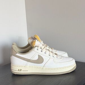 Nike Air Force 1 Sneakers - Cream and Tan